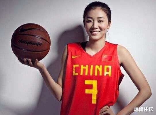 科比·布莱恩特|被称中国篮球界最美女神，科比曾夸她漂亮，被库里偷瞄，至今单身