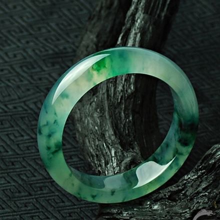 翡翠|警惕！千万别把翡翠飘藓当做飘花