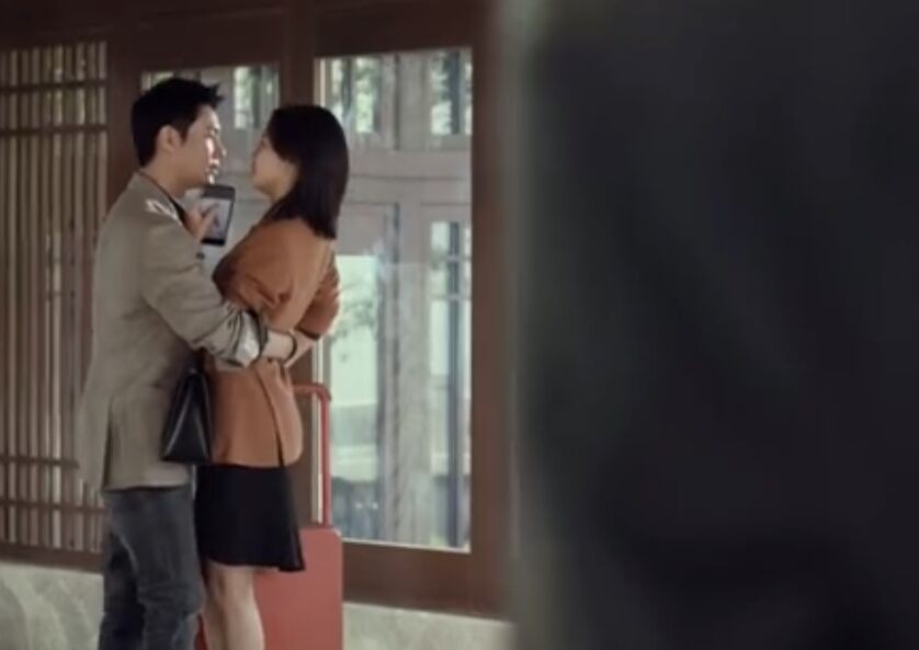 辛芷蕾|辛芷蕾现身活动，黑色紧身衣显纤细小腰，瘦了不少侧脸下巴好尖