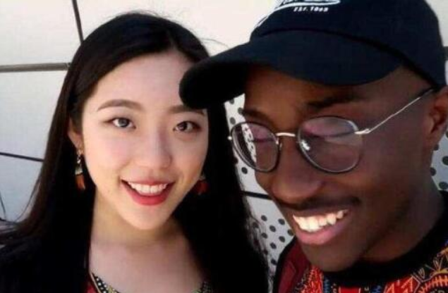 郭晶晶|女子隐瞒曾和黑人有过交往，男友怒提分手：接受不了