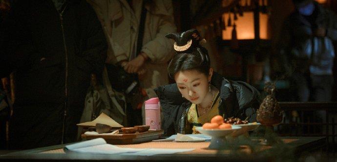 宋轶|宋轶上热搜，继杨颖李沁之后，宋茜能否打破女一被压定律