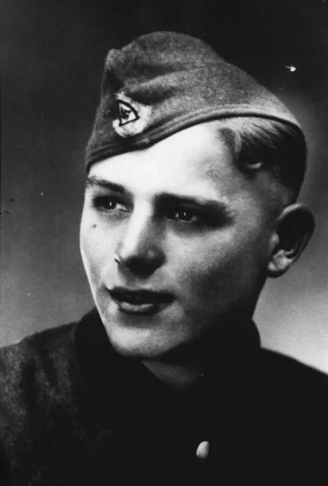 柳岩|豆瓣8.6分,根据二战真实骗局改编,一部堪比恐怖片的战争片