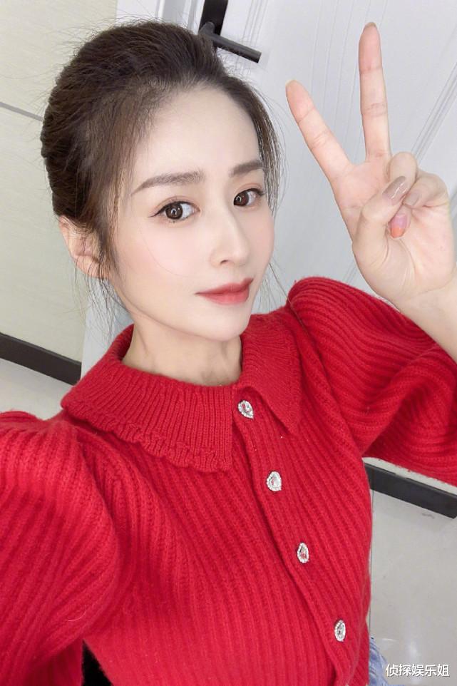 颖儿|颖儿晒一家三口合照庆33岁生日，付辛博当女儿面亲吻老婆超甜蜜