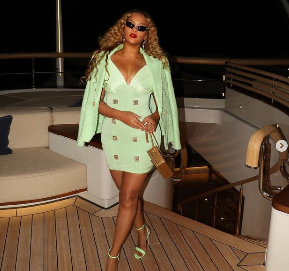 碧昂丝|有钱就是任性！戴2亿黄钻拍时尚大片成日常，天后碧昂丝豪气依旧