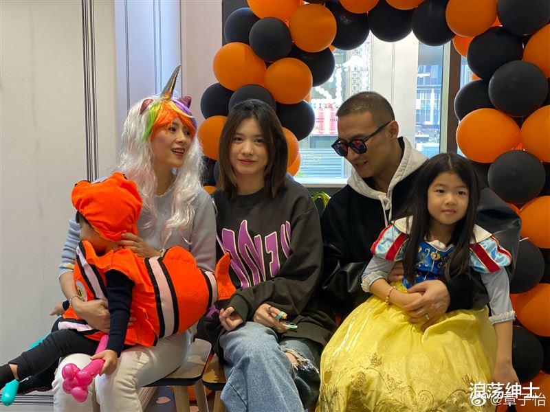 汪峰|章子怡一家五口乐融融！汪峰旧爱突披白纱，疑似发文隐喻汪峰是渣男？