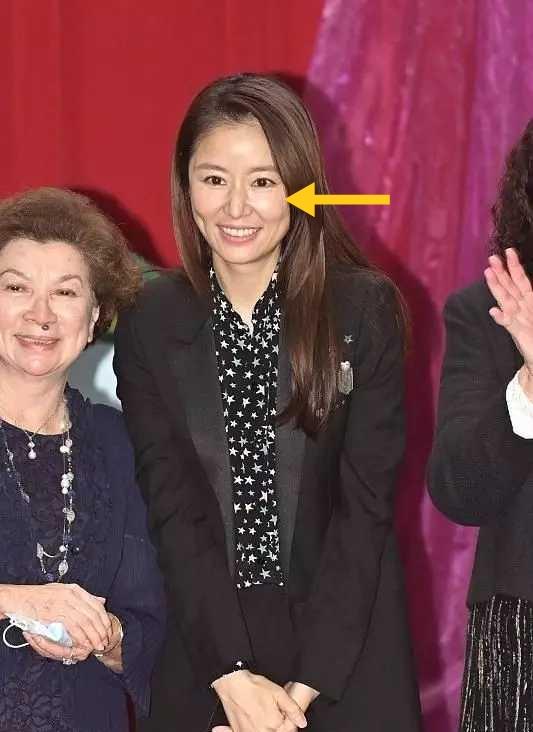 莱昂纳多·迪卡普里奥|45岁林心如西装出镜遭吐槽：这个鼻子到底“经历”了什么？