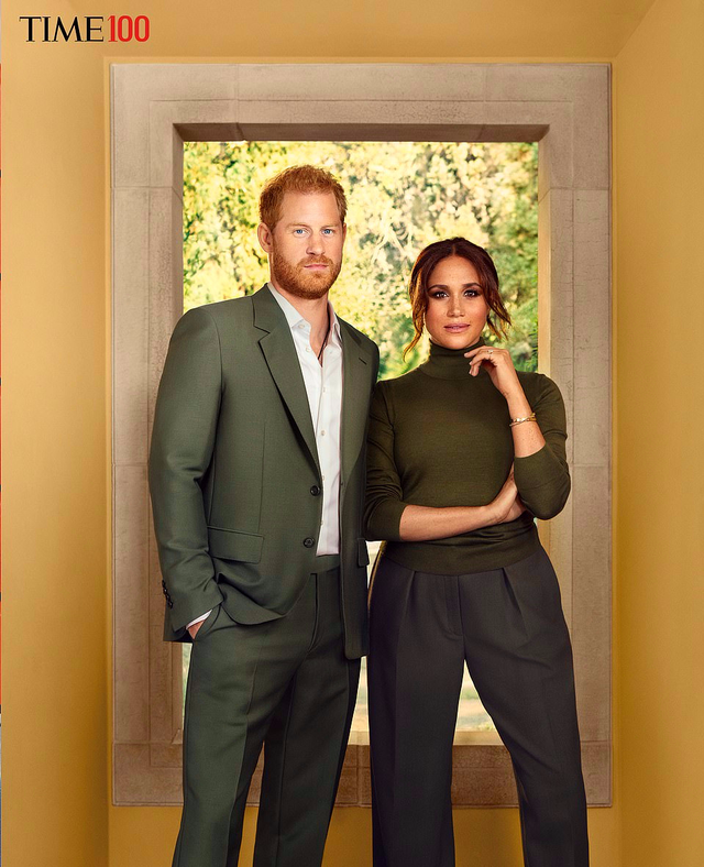 全球时尚风行|梅根越发女明星化!戴240万首饰登封面,凯特穿3500元的西装外套赢了