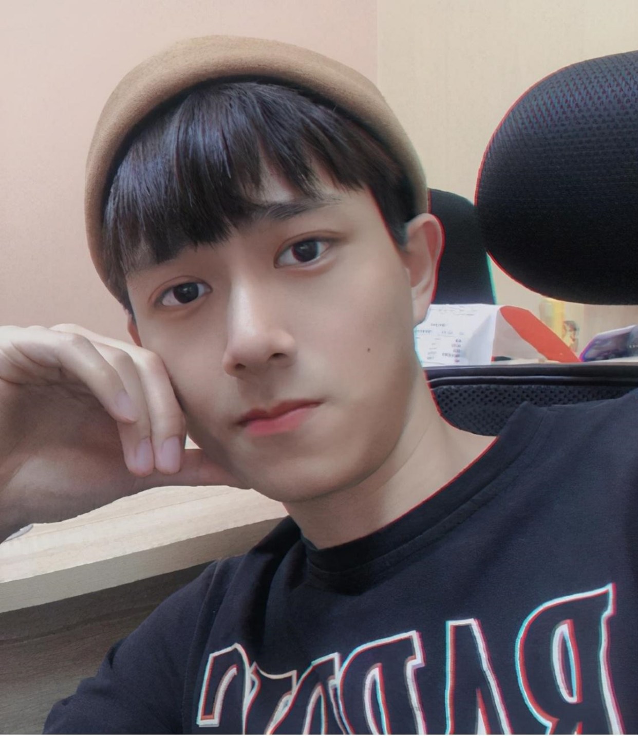 大学|“这哪是人干的活？”年薪10万的男老师“裸辞”，坦言宁愿送外卖