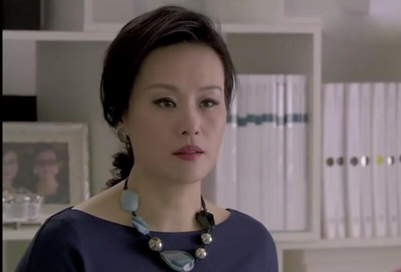 袁泉|“女霸总”就是一脸冷漠？来！5位女演员告诉你，啥叫职场女精英