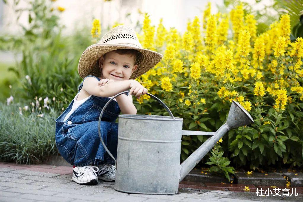 杜小艾育儿|当孩子说“妈妈，这个太难了”，你的回答，可能影响他的一生