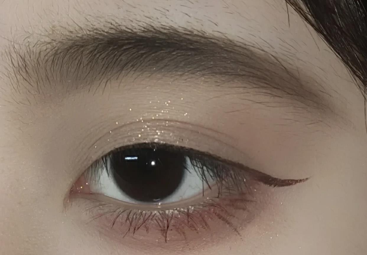 鞠婧祎|现在流行“倒三角”眼妆，鞠婧祎好看是有原因的，化妆技巧真绝了