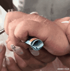 女友出差回来从她包里翻出这个,干嘛用的?网友暗示我被绿了