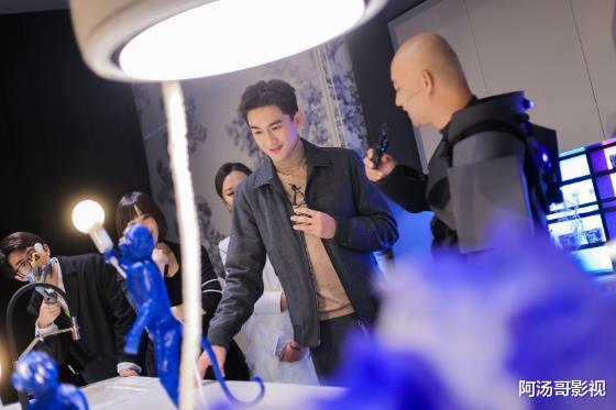 邵北笙|林更新出席活动，简约帅气干练再一次获千万粉丝赞赏与支持