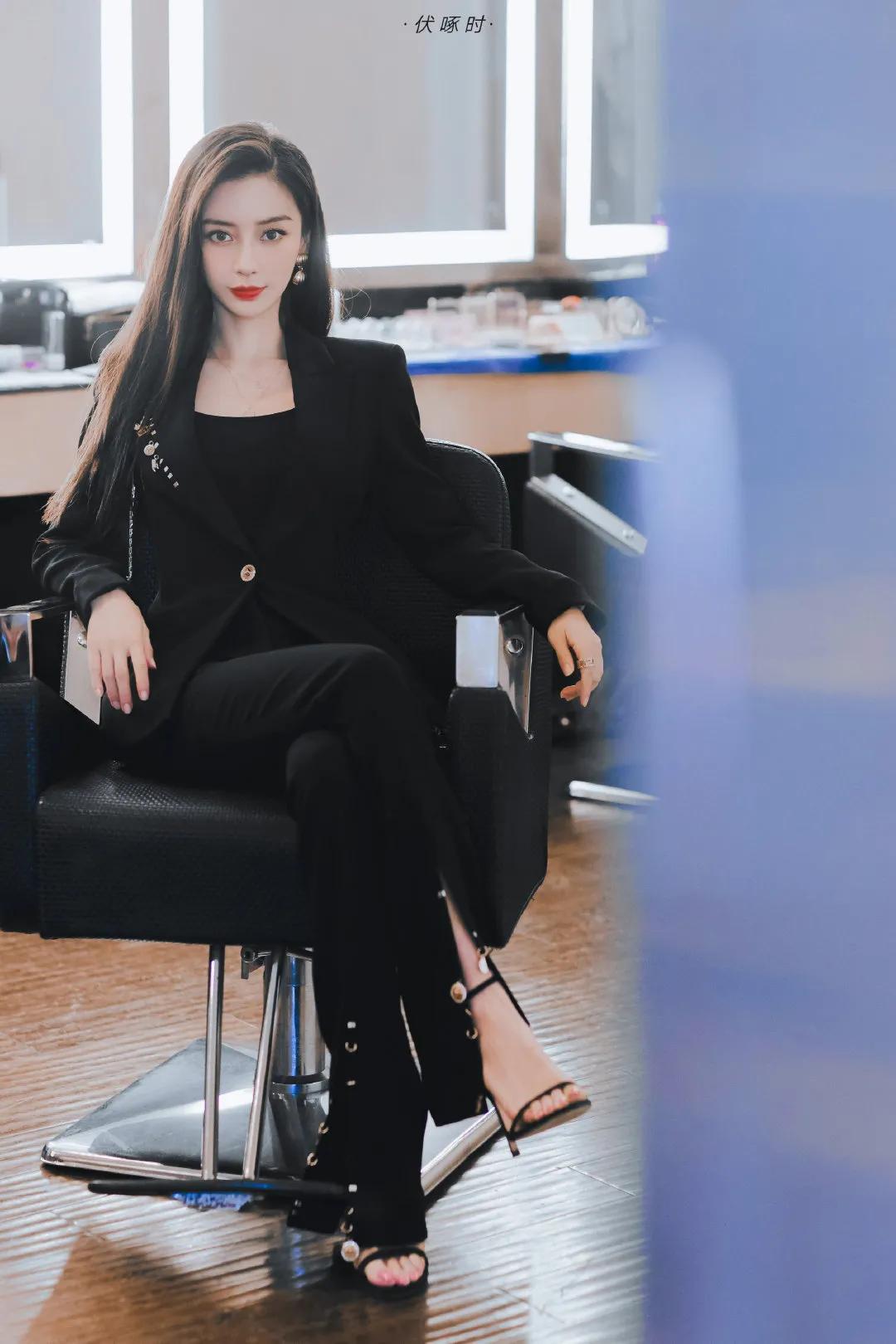 倪妮|黑色礼服大pk，热巴最火辣，baby最气质，倪妮稳赢