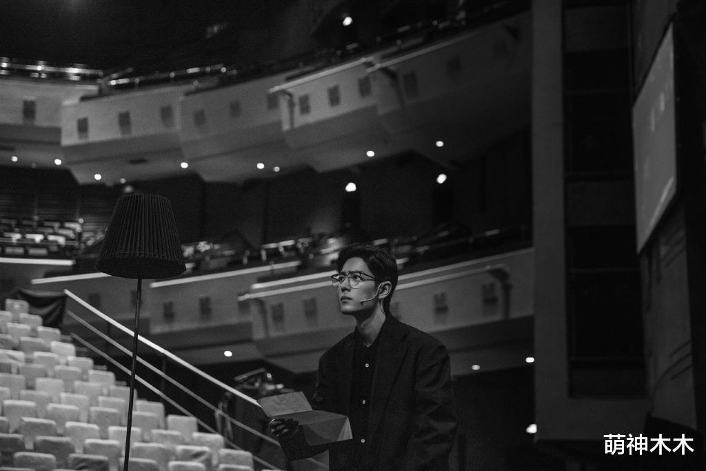 肖战|肖战《青游记》片段曝光，节目中疑遭刁难冷待，唯有贾玲对他友好