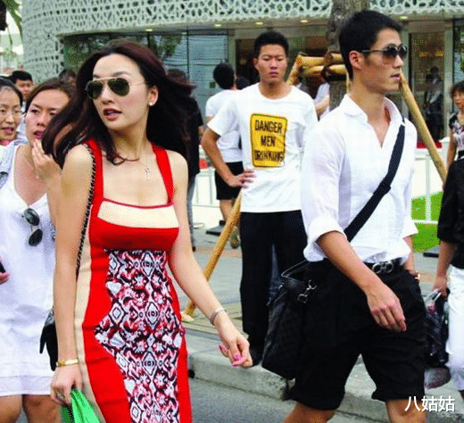 王励勤|国乒男神王励勤，被福原爱单恋，与赵薇相恋3年无疾而终，娶“黑粉”为妻，如今过得怎样了