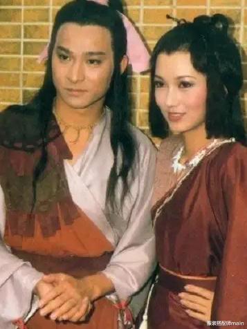 服装搭配师main|38岁演白蛇成荧屏经典,67岁气质超赞,这才叫岁月从不败美人