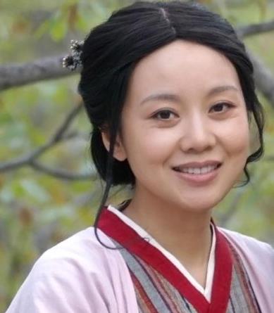 秦海璐|7位“赢在下半场”的女星，年轻时苍老，年过40却像开了挂一般