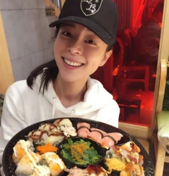 陶虹|你以为张静初、陶虹宣扬的是素食?其实她们秀的是优越感