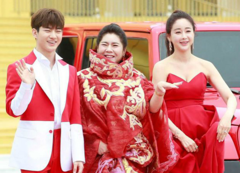 奶果的妈咪 咸素媛退出《妻子的味道》，承认别墅是租的，老公也不是富二代