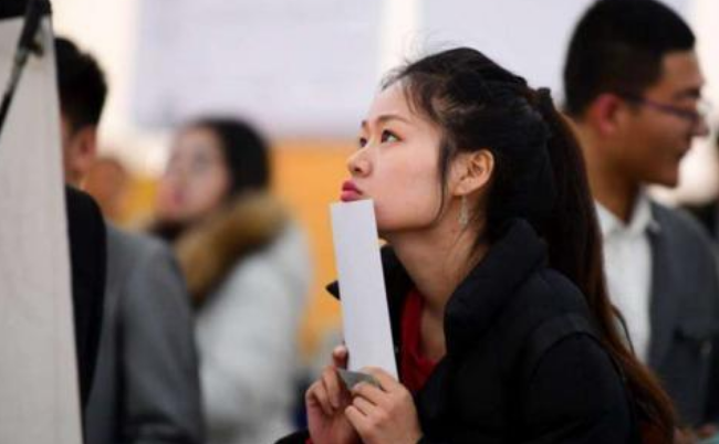 求职|“双非女硕士”含泪自述，辛苦读书20来年，到头来却只能在家带娃