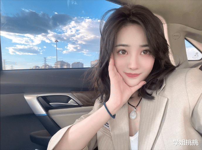 杨幂|丝芭是不是开了“鞠学”课？各个妆容和神态都太像小鞠了