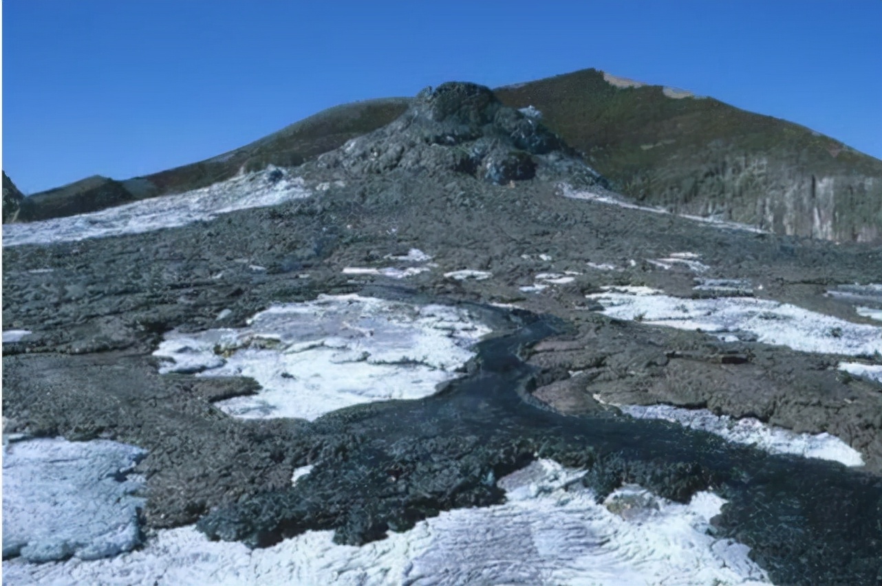 火山 如果你掉进岩浆里，会先感觉到疼，还是直接一命呜呼？