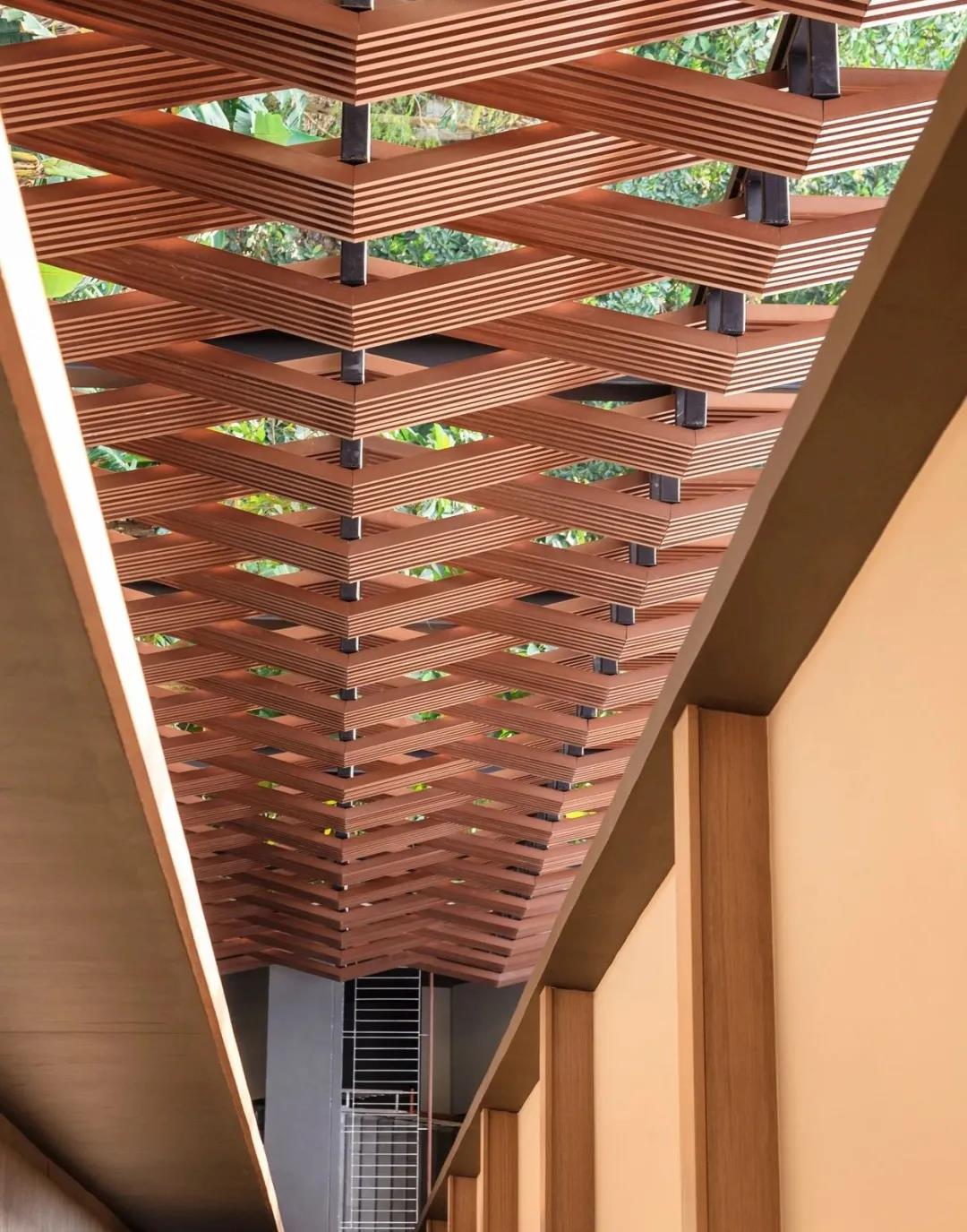 亿伽设计│温泉设计│洗浴设计│酒店设计│山坡上的建筑：KC格兰德温泉度假酒店