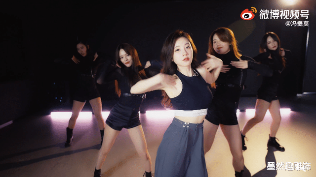 冯提莫|冯提莫太励志了，敢于为粉丝发练习室版本舞蹈，网友评论太泪目了