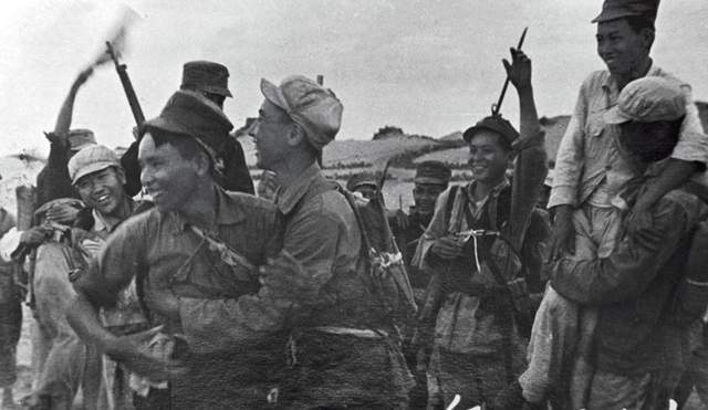 韩先楚|韩先楚究竟有多厉害?一生无败绩被载入美军军史,毛主席破格提升