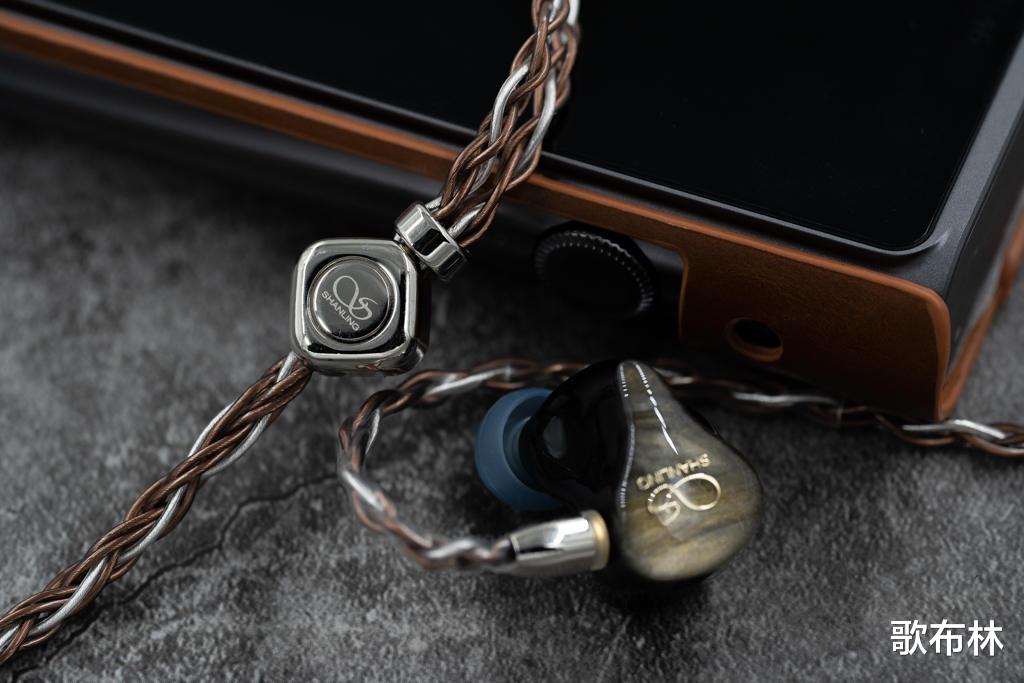 软件|4种音色佩奇：山灵ME800圈铁6单元耳机评测报告