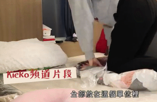 宋仲基|香港小夫妻蜗居9㎡劏房，床上晾衣服柜子后是卫生间，太难了