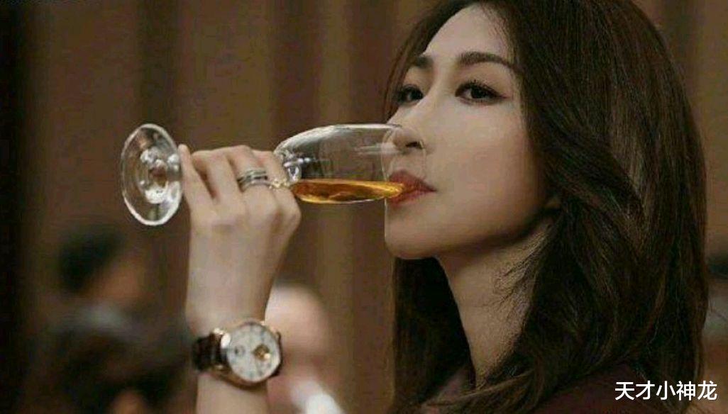 李成阳|《扫黑风暴》：馄饨店老板娘在监视李成阳？几个细节引发猜测