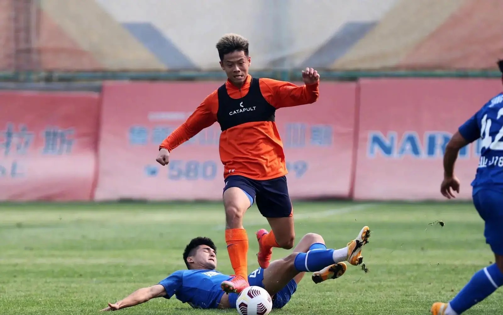 泰山队|1-0!热身赛首胜,泰山队残阵新星进球,费莱尼当队长,外援难回归