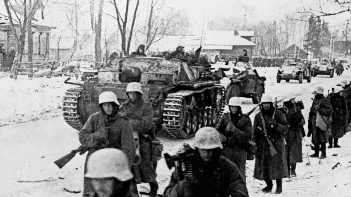 德軍在莫斯科成片凍死，為啥不搶蘇聯人的棉衣？斯大林留瞭一手-圖6