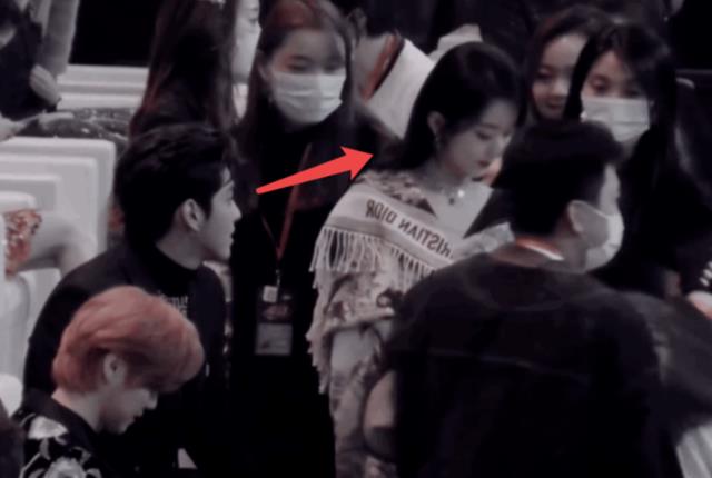 赵丽颖|微博之夜名场面：吴亦凡偷看赵丽颖，杨颖避嫌黄晓明感情成谜