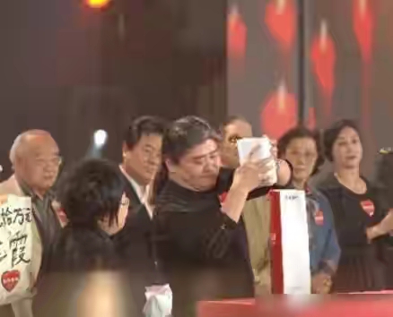 刘欢|刘欢：23岁成名，28岁惨遭封杀，46岁身患癌症，他如今过得怎么样