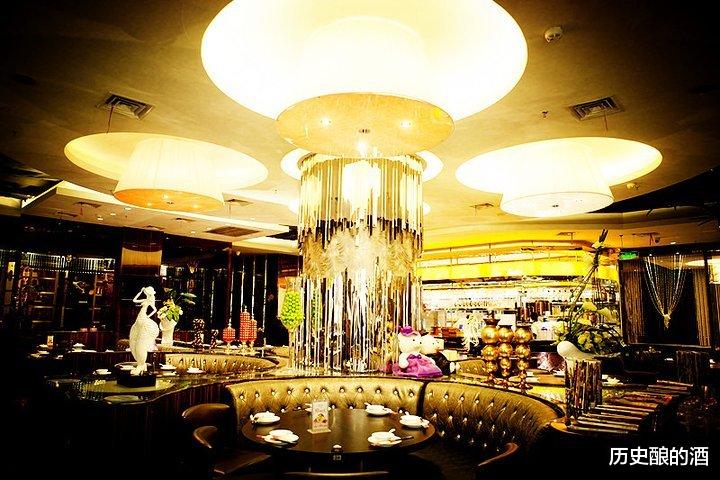 小曾|饭局上，老板让买包香烟，笨蛋才会真的跑去买烟，聪明人都这么做