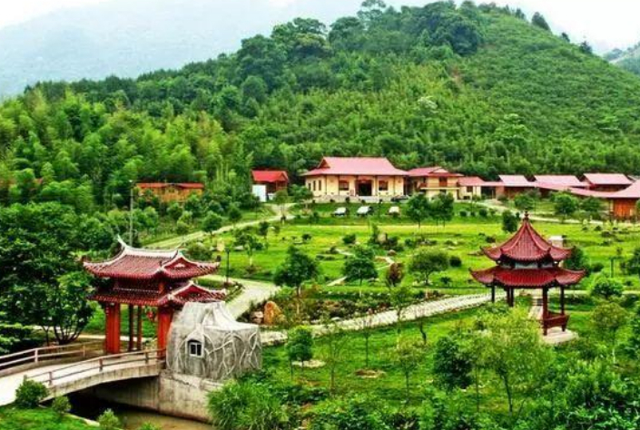 南平 南平又一山脉走红，是上古神仙诞生的源头，被誉闽北“小武当”