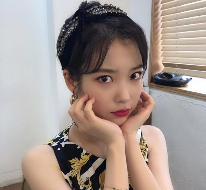 李智恩|1.5亿韩元买辆车给父亲，IU家不用女儿辛苦钱，青春笑容不心酸