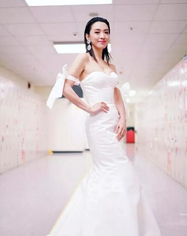 各抒己见 47岁的陈炜过档TVB已9年,演技过硬却不得重用,实在可惜!