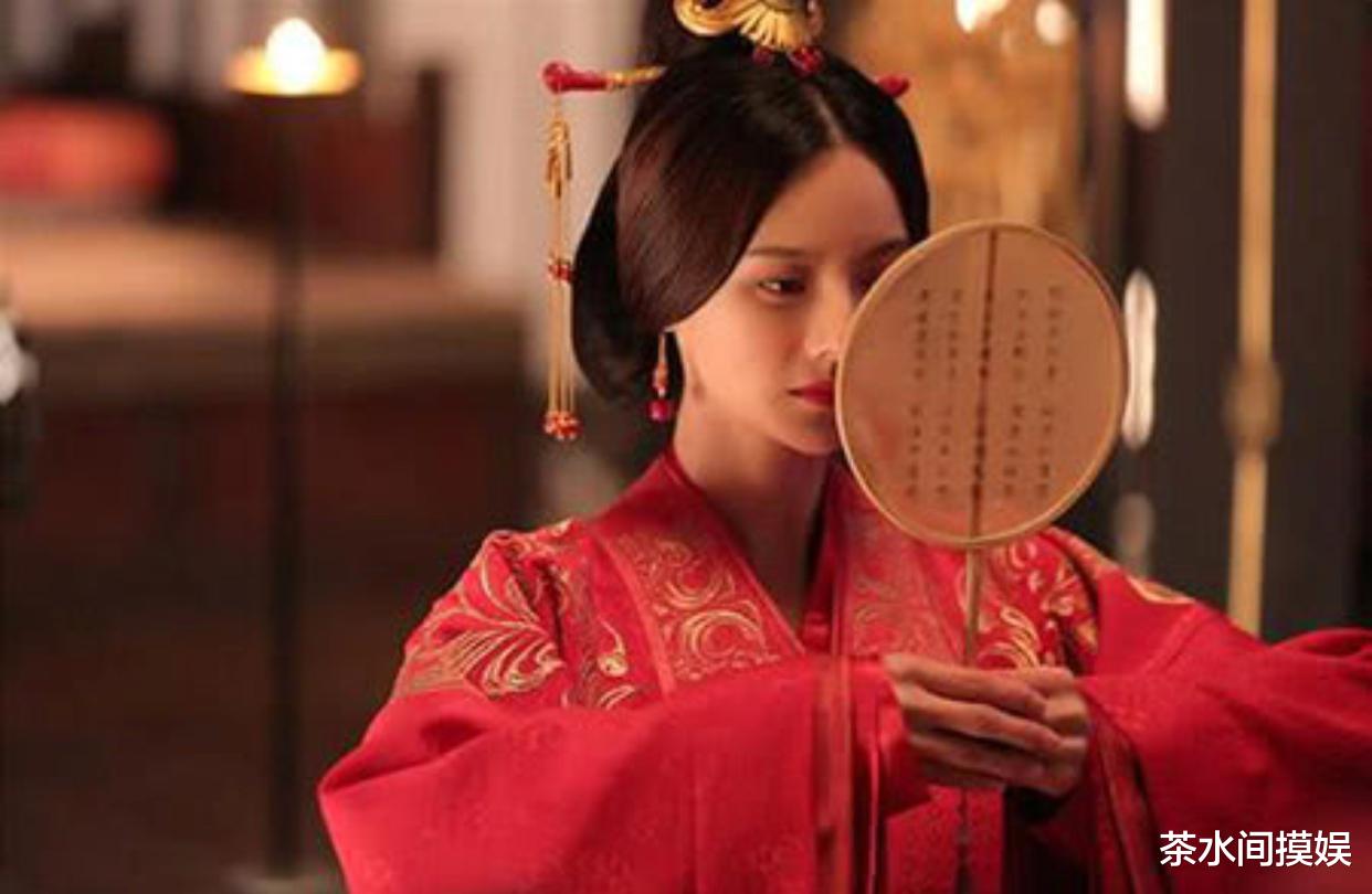 黄忆慈|同样是演“傻白甜”，为何有人娇俏灵动，有人演成了“真傻子”？