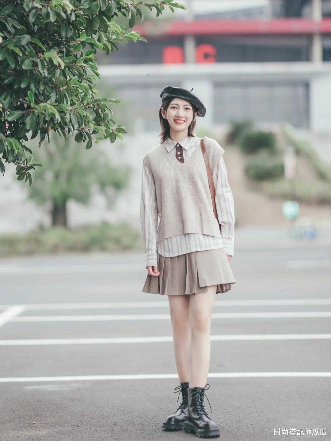 时尚搭配师瓜瓜 今年穿衬衫别再“塞裤腰”了！学学这3种“显瘦穿法”，实用洋气