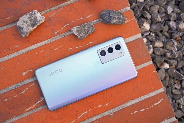 高通骁龙|iQOO Neo5S：双芯加持猛兽出击，感受120Hz畅快体验