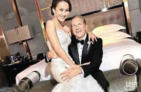 李玟|46岁李玟现身机场，打扮朴素也难挡女神范，孤身一人被赞很随和