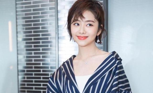 谭松韵|谭松韵被曝光结婚又离婚，大方回应的确结了又离，网友赞叹高情商