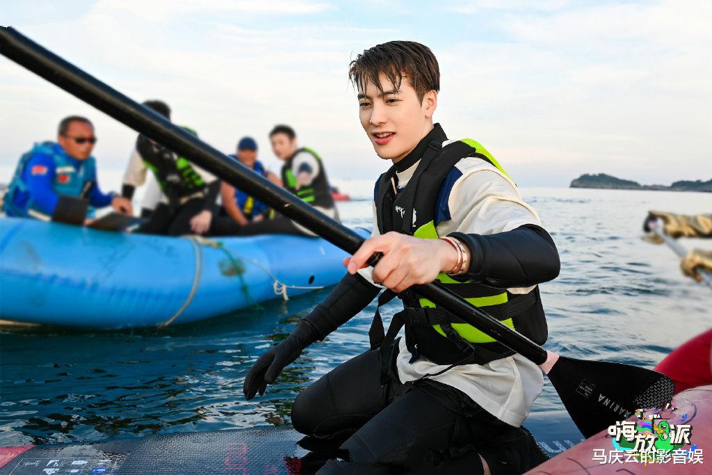 嗨放派|《嗨放派》首播，科学加娱乐，轻松解压，王嘉尔任嘉伦遇到好综艺