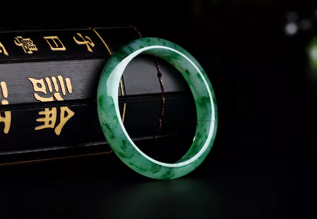 客服|翡翠上蜡和浸蜡的区别在于什么地方？