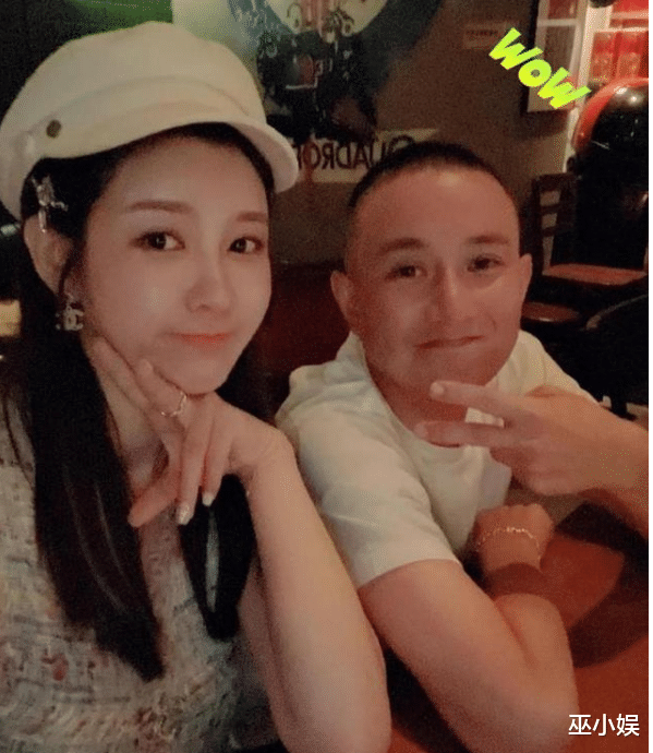 酒吧|文章被爆穷困潦倒?沦落到开酒吧维持生计,发际线后移疑似秃顶?