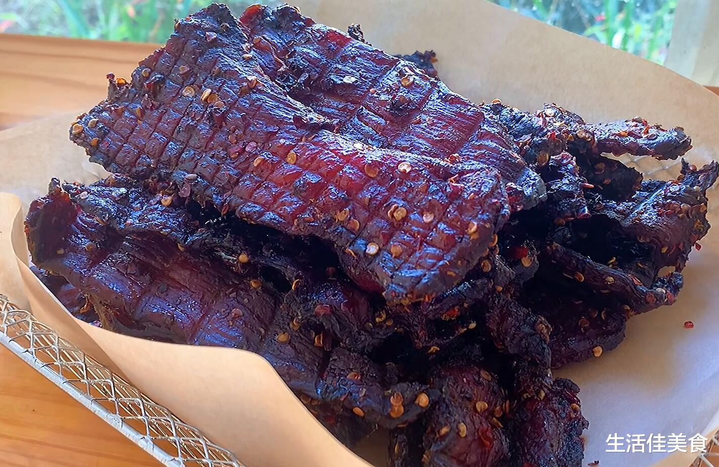 牛肉 冬季做腊肉不如做它,腌制后一晾一蒸,比牛肉筋道,减肥也能吃